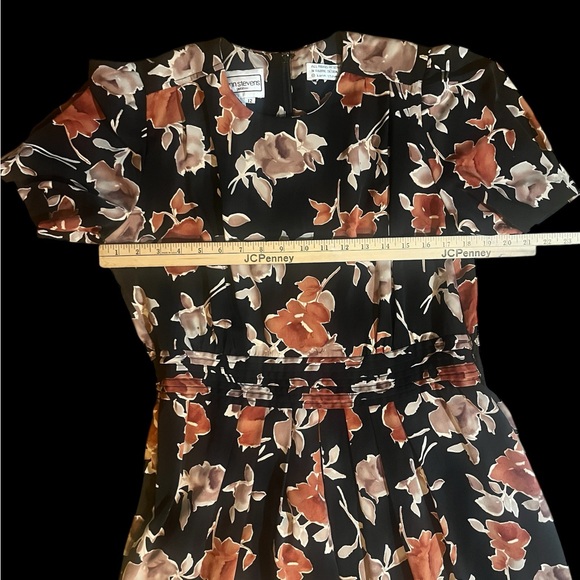 Vintage Early 90’s Floral Black Dress With Shoulder Pads - Picture 5 of 8